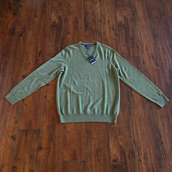 Jos. A. Bank Tailored Fit 100% Merino Wool V-Neck Moss Green Sweater Size Medium - Picture 3 of 6